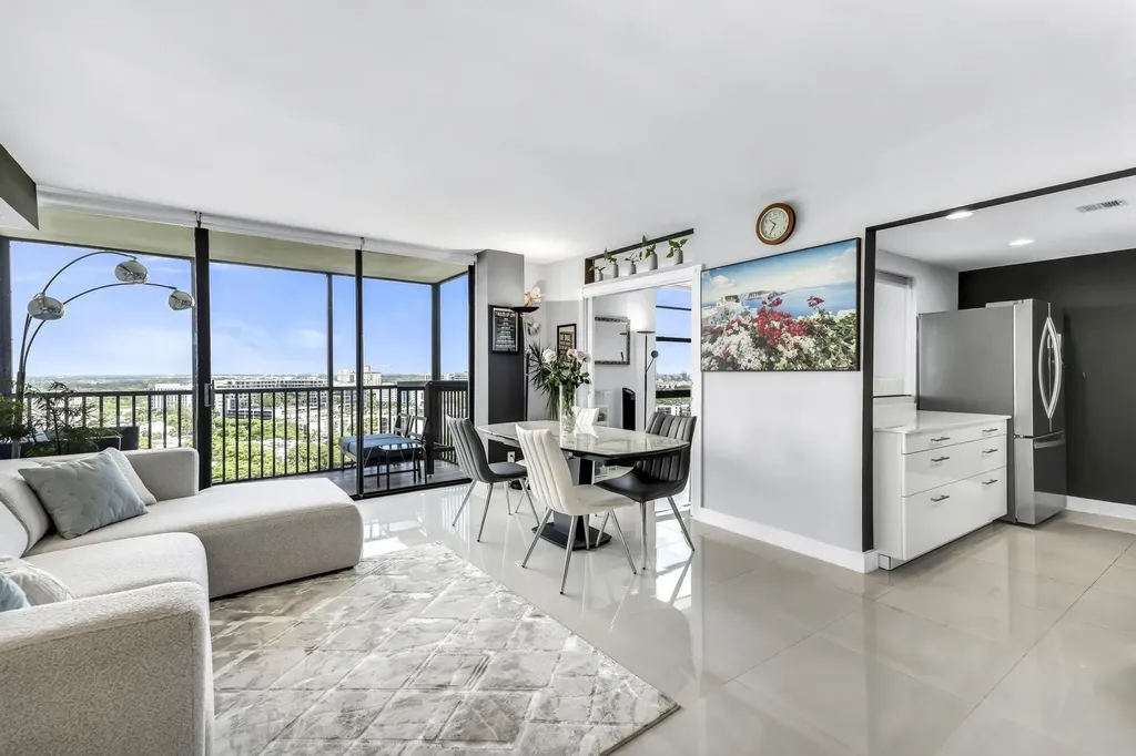 20335 W Country Club Aventura FL 33180