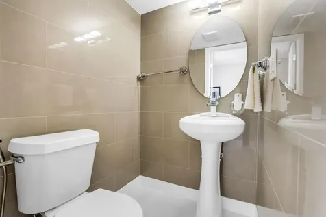 20335 W Country Club Aventura FL 33180