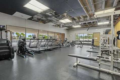 20335 W Country Club Aventura FL 33180