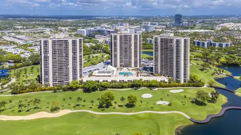 20335 W Country Club Aventura FL 33180