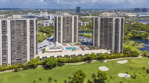 20335 W Country Club Aventura FL 33180