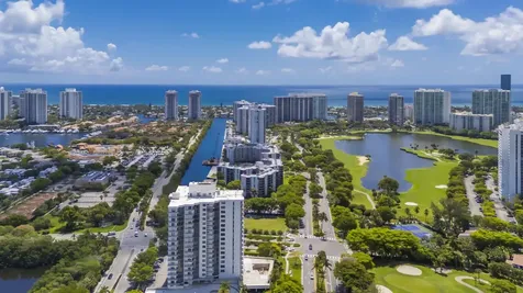 20335 W Country Club Aventura FL 33180