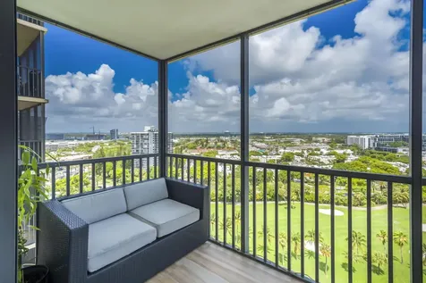 20335 W Country Club Aventura FL 33180