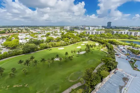 20335 W Country Club Aventura FL 33180