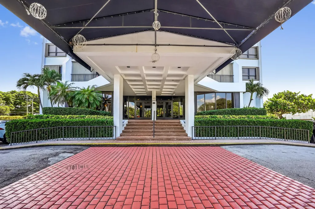 5600 N Flagler Drive West Palm Beach FL 33407