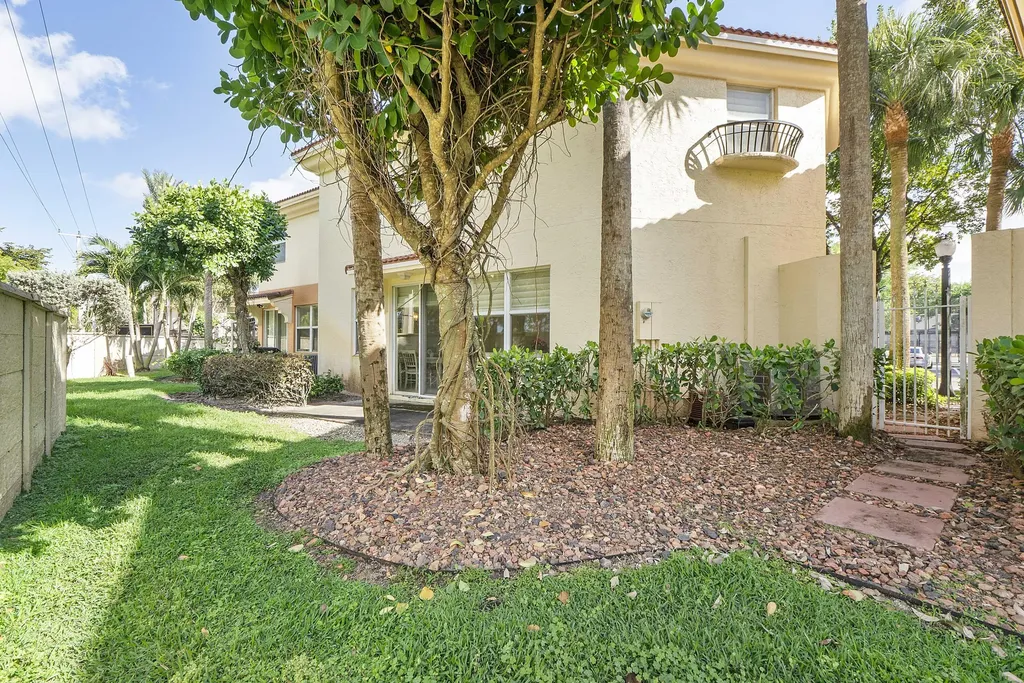 2968 Deer Creek Country Club Boulevard Deerfield Beach FL 33442