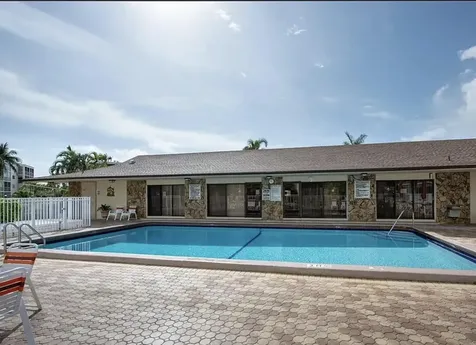 414 SE 10th Street Dania Beach FL 33004