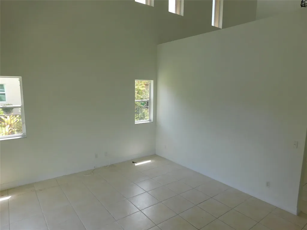 11751 NW 1st Street Plantation FL 33325