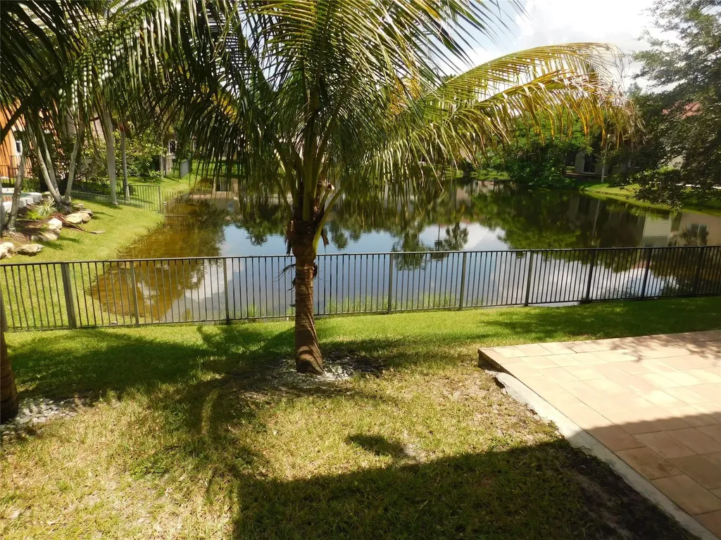 11751 NW 1st Street Plantation FL 33325