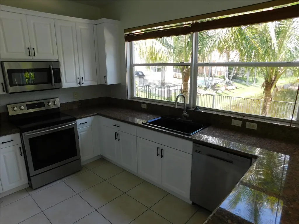 11751 NW 1st Street Plantation FL 33325