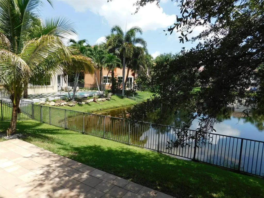 11751 NW 1st Street Plantation FL 33325