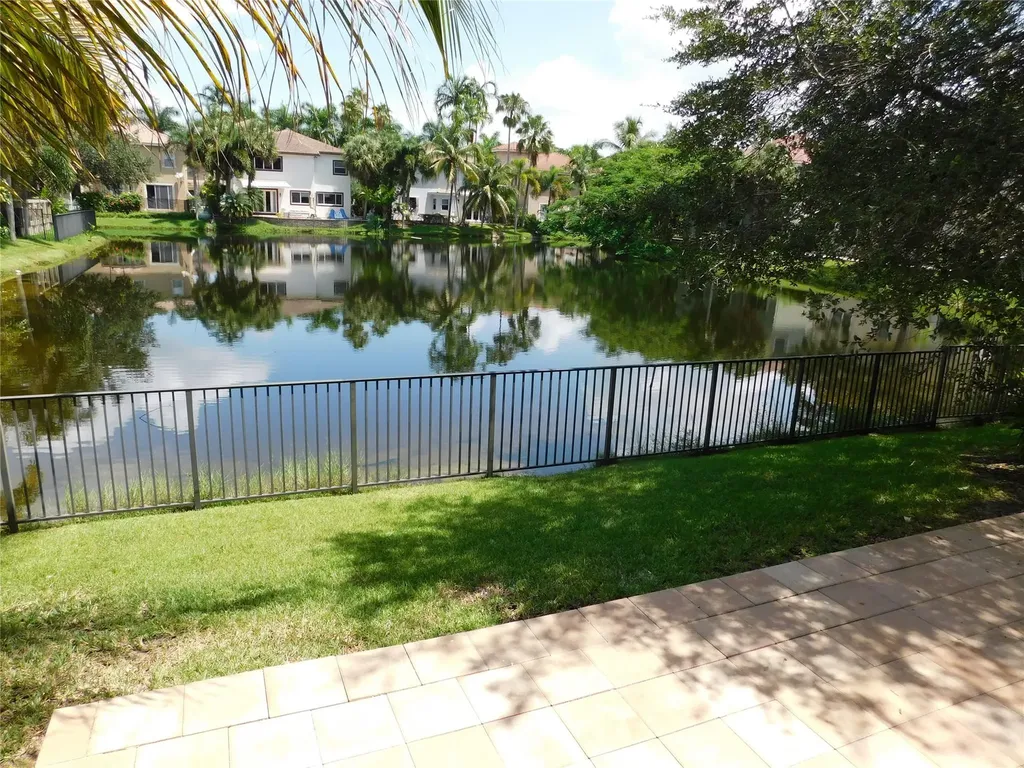 11751 NW 1st Street Plantation FL 33325