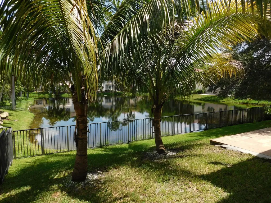 11751 NW 1st Street Plantation FL 33325