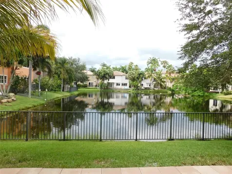 11751 NW 1st Street Plantation FL 33325