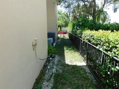 11751 NW 1st Street Plantation FL 33325