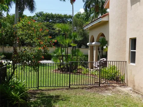 11751 NW 1st Street Plantation FL 33325