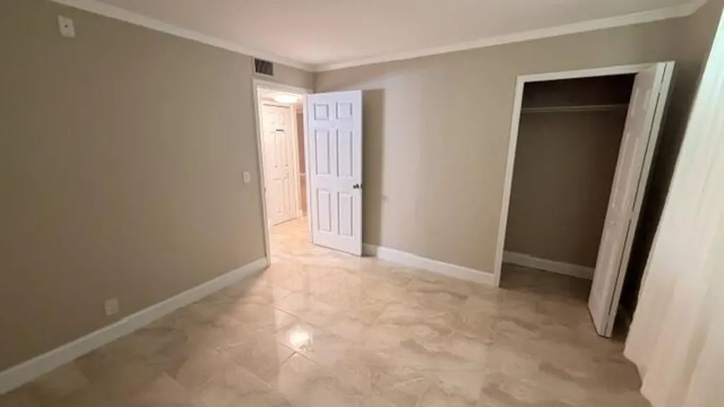 24 Abbey Lane Delray Beach FL 33446