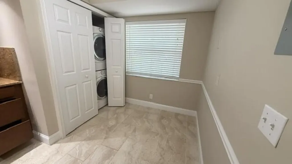 24 Abbey Lane Delray Beach FL 33446