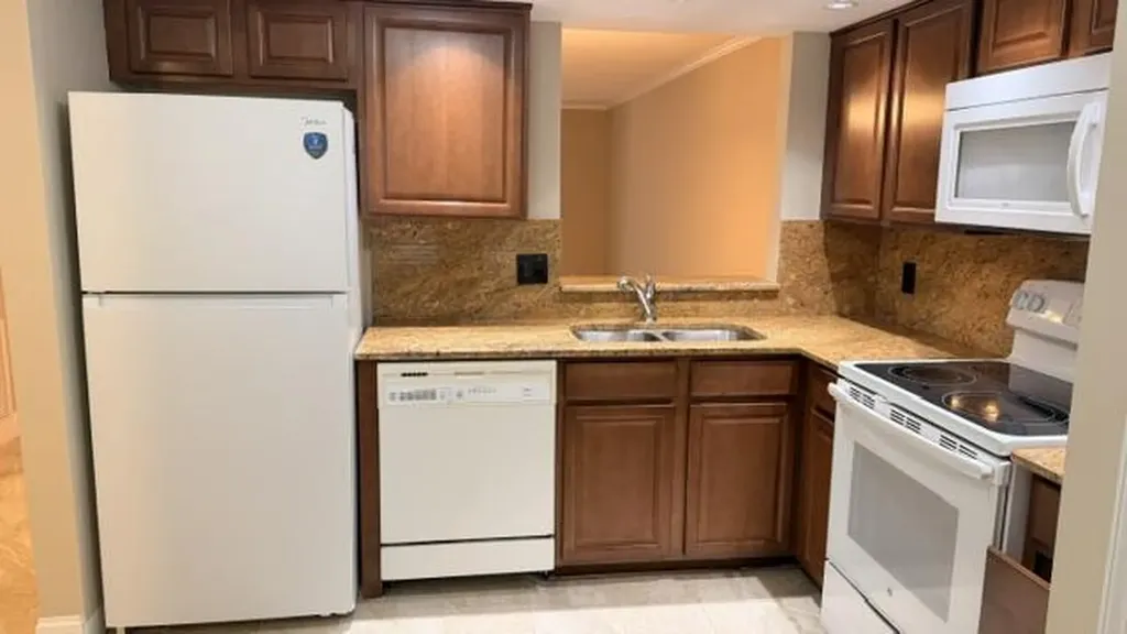 24 Abbey Lane Delray Beach FL 33446