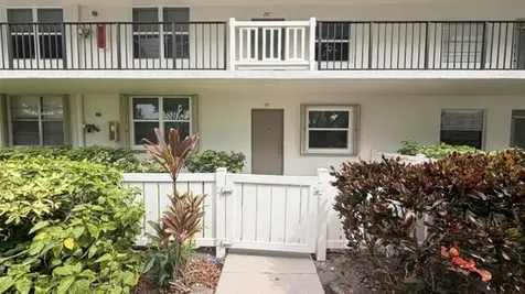 24 Abbey Lane Delray Beach FL 33446