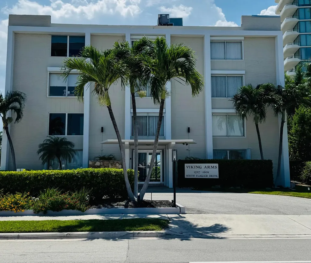 1527 S Flagler Drive S West Palm Beach FL 33401