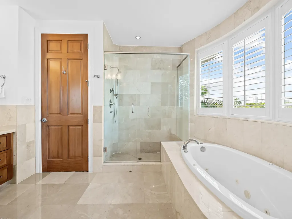 516 Hendricks Isle Fort Lauderdale FL 33301