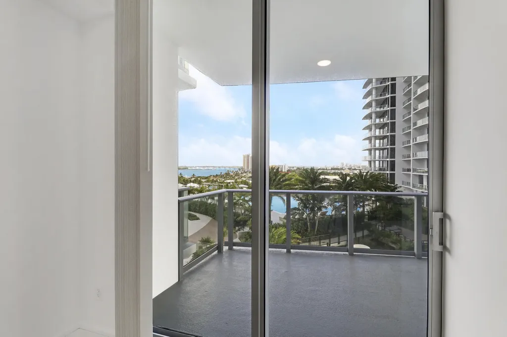 220 Lake Shore Drive West Palm Beach FL 33403