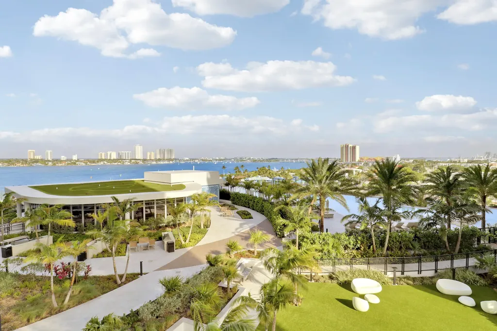 220 Lake Shore Drive West Palm Beach FL 33403