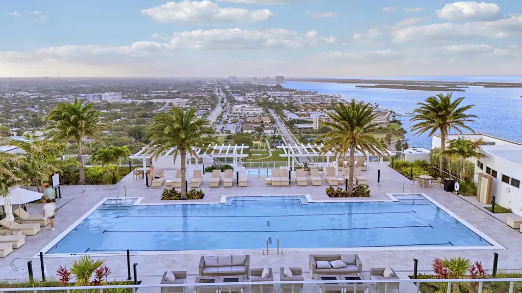 220 Lake Shore Drive West Palm Beach FL 33403