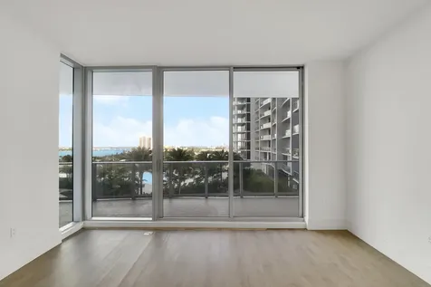 220 Lake Shore Drive West Palm Beach FL 33403
