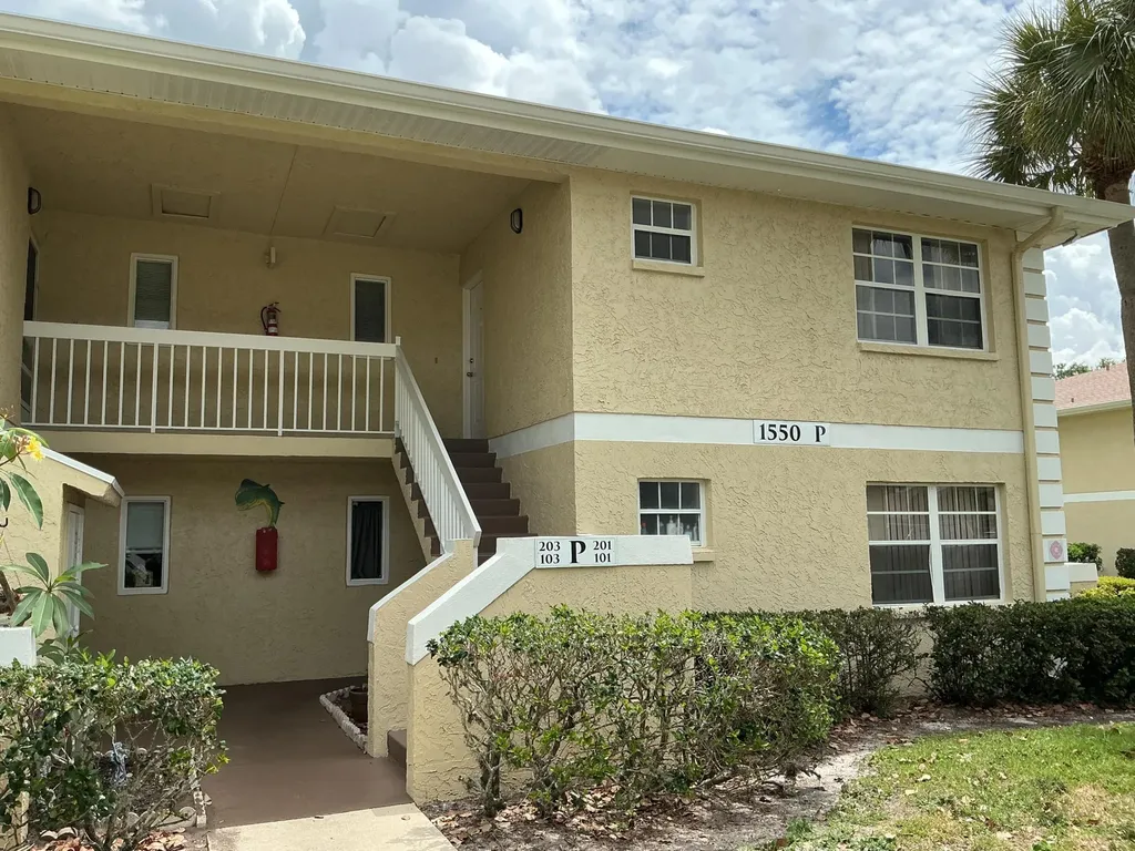 1550 SE Royal Green Circle Port St Lucie FL 34952