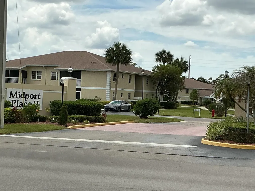 1550 SE Royal Green Circle Port St Lucie FL 34952