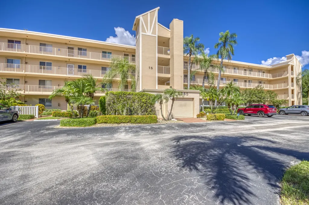 6865 Huntington Lane Delray Beach FL 33446