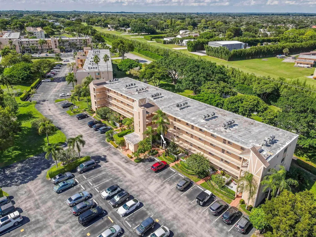 6865 Huntington Lane Delray Beach FL 33446