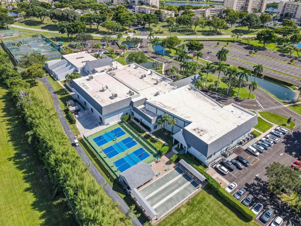 6865 Huntington Lane Delray Beach FL 33446