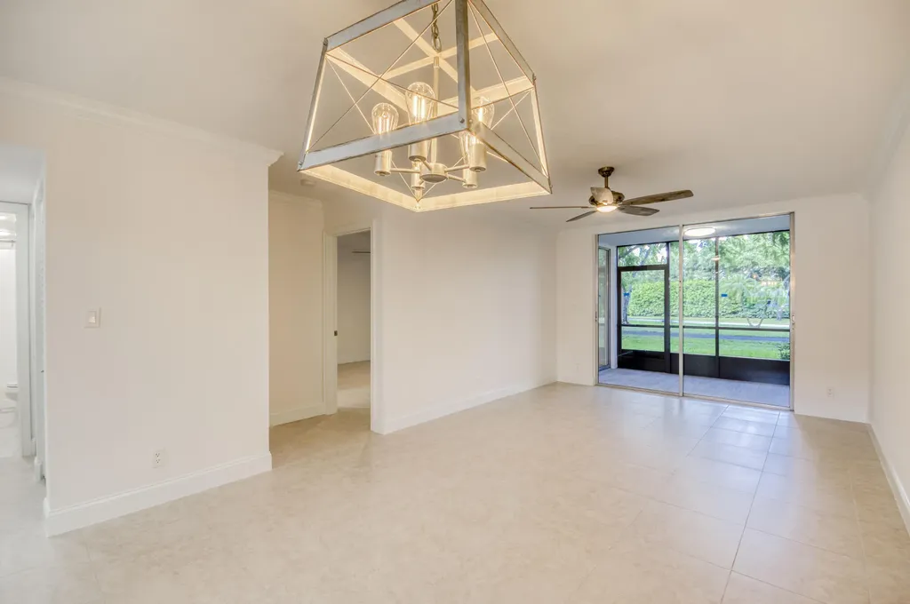 6865 Huntington Lane Delray Beach FL 33446