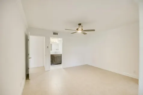 6865 Huntington Lane Delray Beach FL 33446