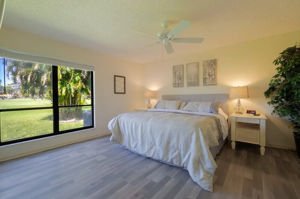 6672 S Pine Court Palm Beach Gardens FL 33418