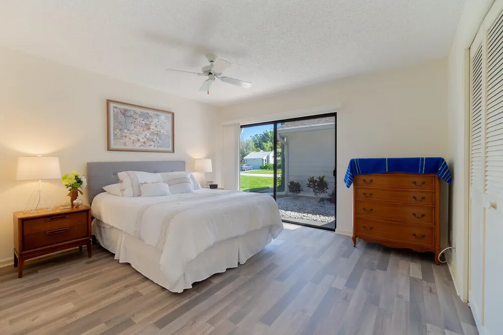6672 S Pine Court Palm Beach Gardens FL 33418