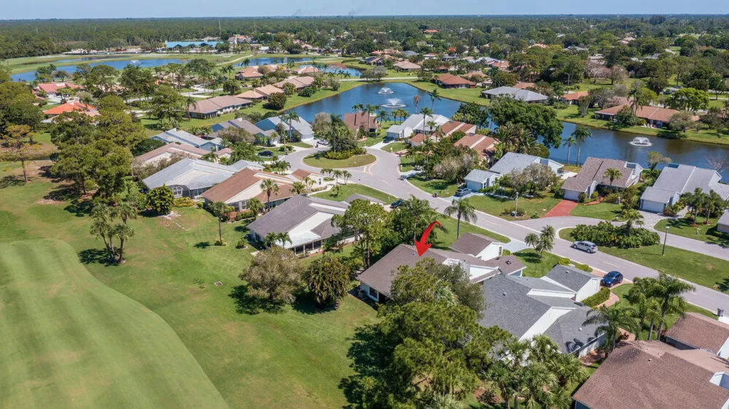 6672 S Pine Court Palm Beach Gardens FL 33418