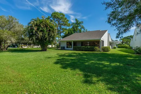 6672 S Pine Court Palm Beach Gardens FL 33418