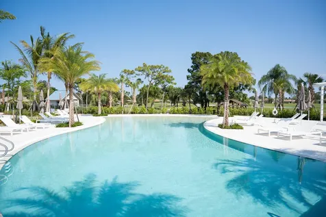 6672 S Pine Court Palm Beach Gardens FL 33418