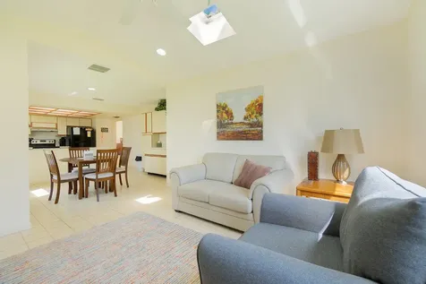 6672 S Pine Court Palm Beach Gardens FL 33418