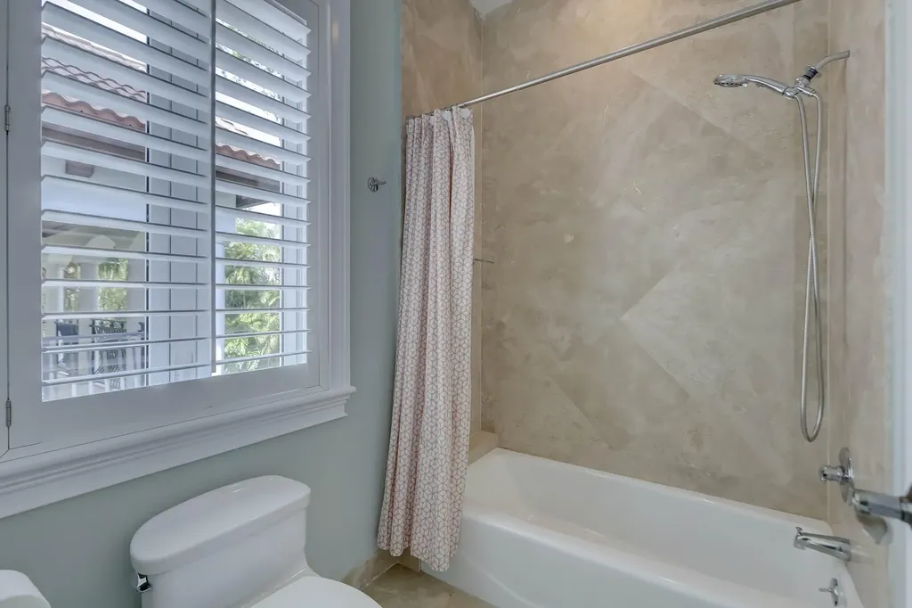 425 NE 11th Avenue Fort Lauderdale FL 33301