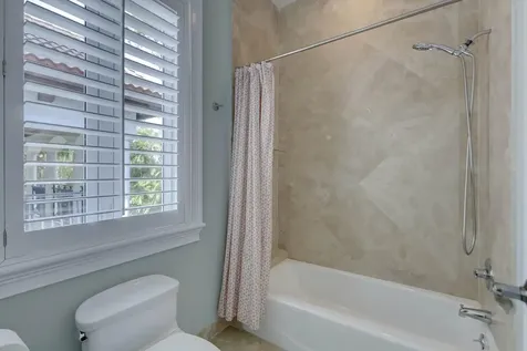 425 NE 11th Avenue Fort Lauderdale FL 33301