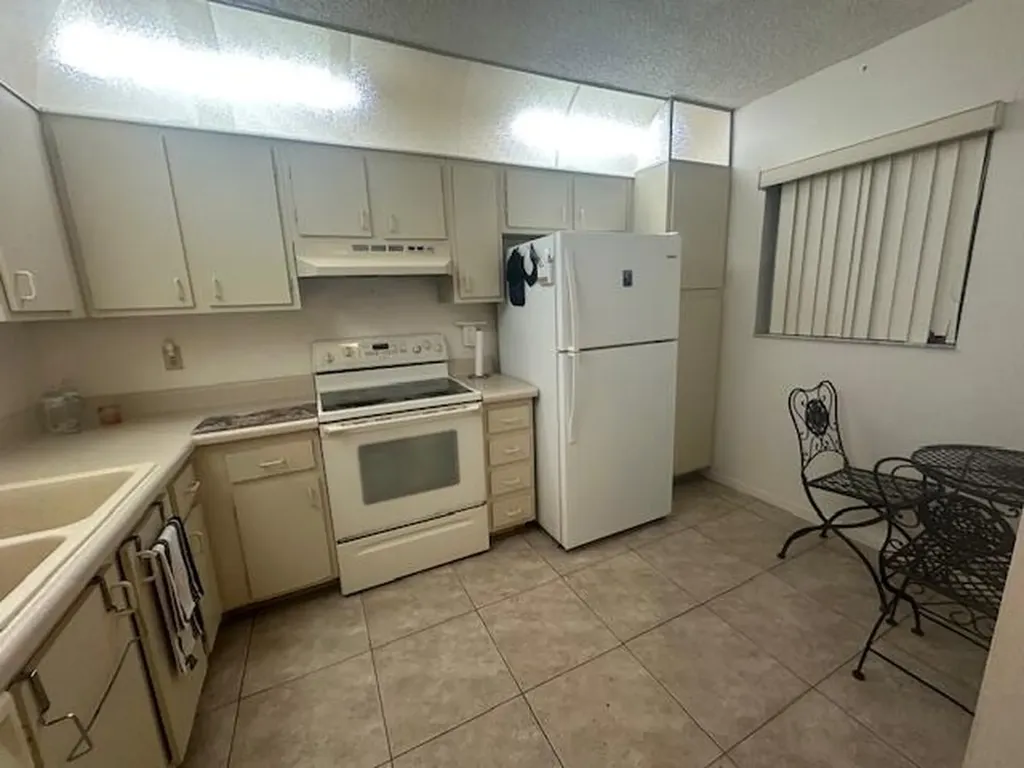 2975 SW 22nd Avenue Delray Beach FL 33445