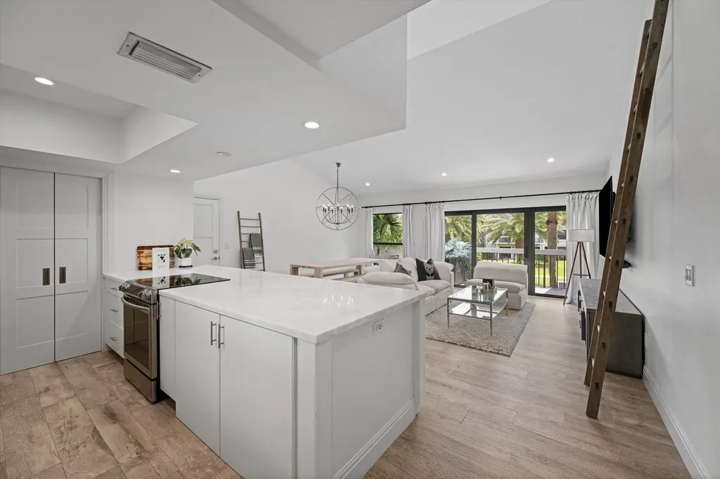 11863 Wimbledon Circle Wellington FL 33414