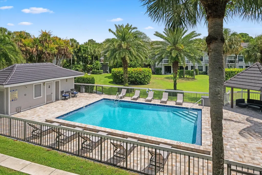 11863 Wimbledon Circle Wellington FL 33414