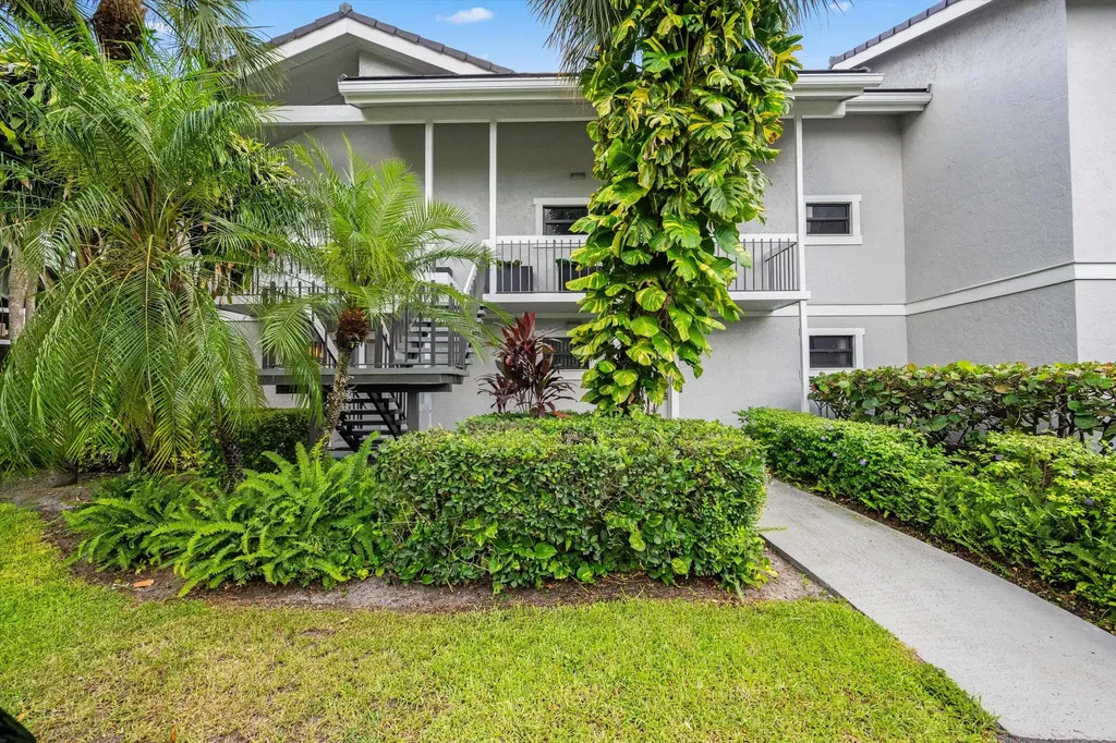 11863 Wimbledon Circle Wellington FL 33414