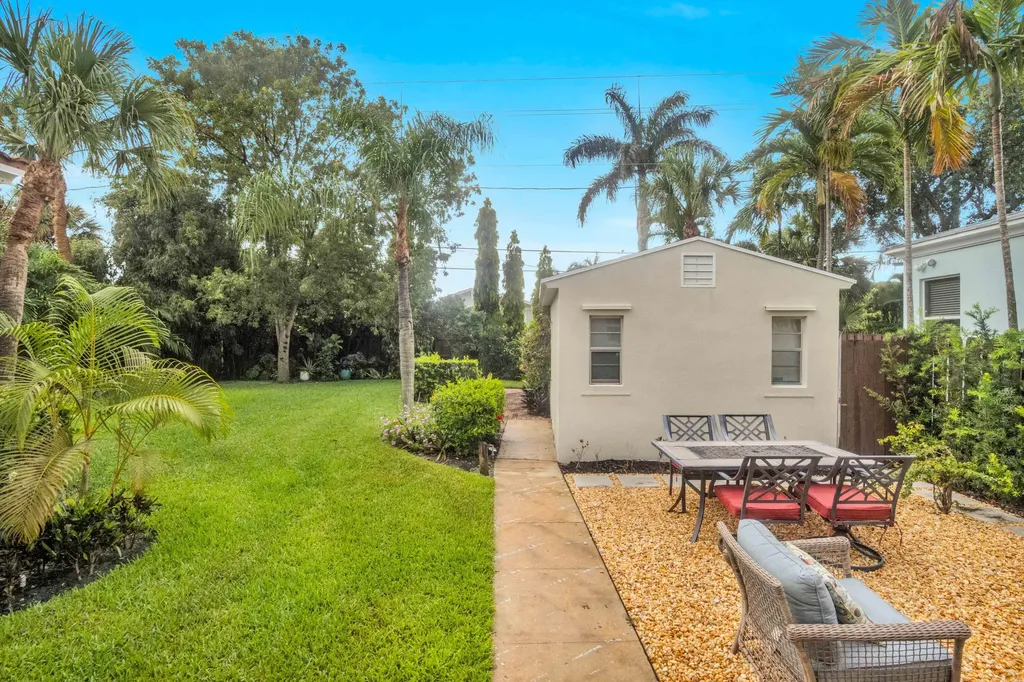 1219 N Lakeside Drive Lake Worth Beach FL 33460
